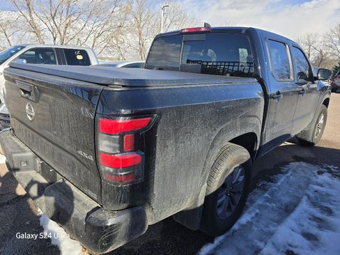 Used 2025 Nissan Frontier SV image 9