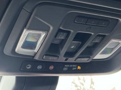 Used 2022 GMC Sierra 1500 AT4 w/ AT4 Premium Package image 23