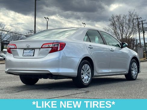 Used 2012 Toyota Camry LE image 10
