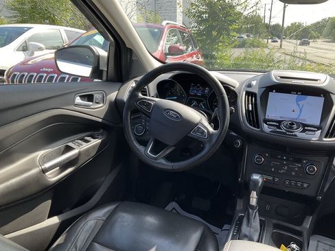 Used 2017 Ford Escape Titanium w/ Equipment Group 301A AWD/4WD image 18