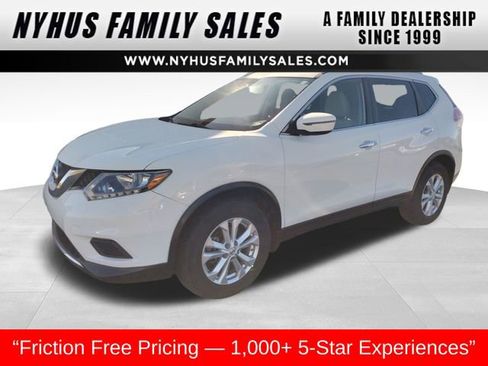Used 2016 Nissan Rogue SV image 1
