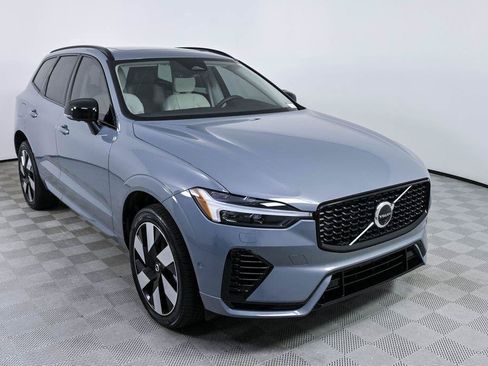 Certified 2024 Volvo XC60 T8 Plus w/ Protection Package Premier AWD/4WD image 27