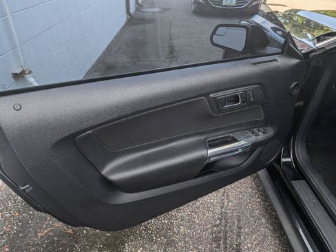 Used 2016 Ford Mustang GT RWD image 12