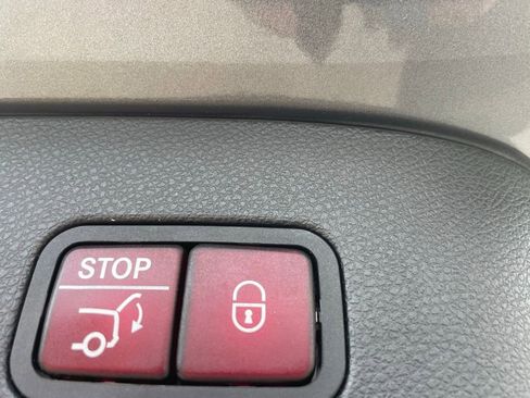 Used 2019 Mercedes-Benz GLS 550 4MATIC image 23