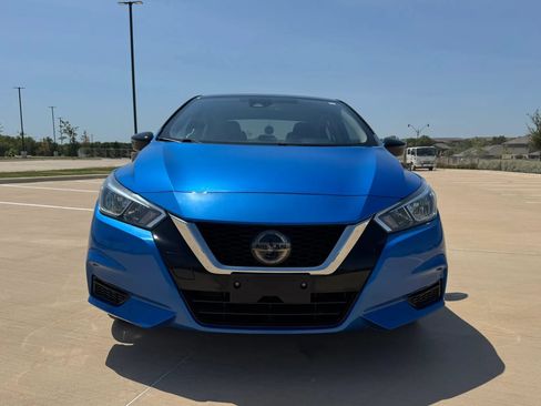 Used 2021 Nissan Versa SV FWD image 2