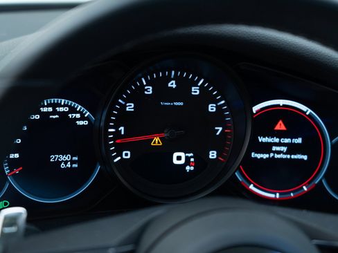 Certified 2023 Porsche Panamera 4 Platinum Edition AWD/4WD image 23