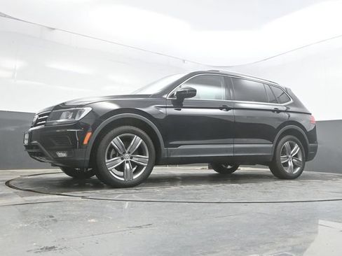 Used 2021 Volkswagen Tiguan SE AWD/4WD image 39