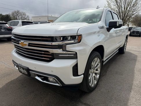 Used 2020 Chevrolet Silverado 1500 High Country w/ Technology Package AWD/4WD image 4