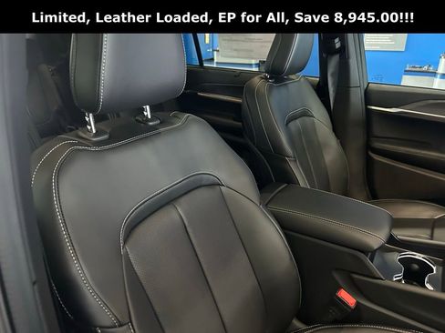 New 2025 Jeep Grand Cherokee L Limited w/ Luxury Tech Group II RWD image 18