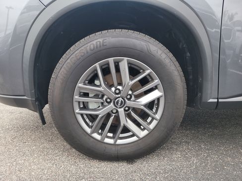 Used 2025 Nissan Rogue S image 9