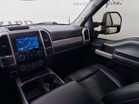 Used 2021 Ford F250 Lariat w/ Lariat Ultimate Package AWD/4WD image 28