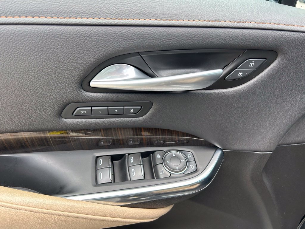 Used 2025 Cadillac XT4 Premium Luxury FWD image 19
