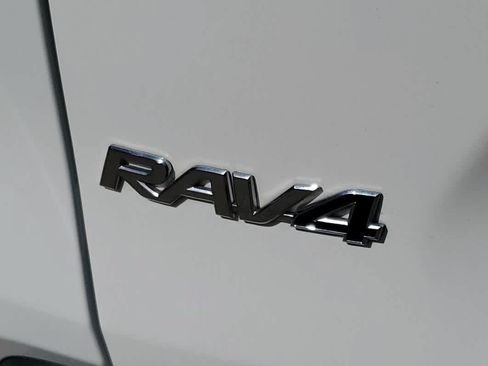 Used 2025 Toyota RAV4 XLE FWD image 10