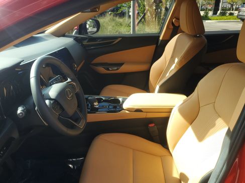 Certified 2025 Lexus NX 250 FWD image 16