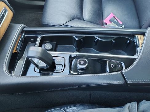 Used 2024 Volvo XC90 B6 Plus image 22