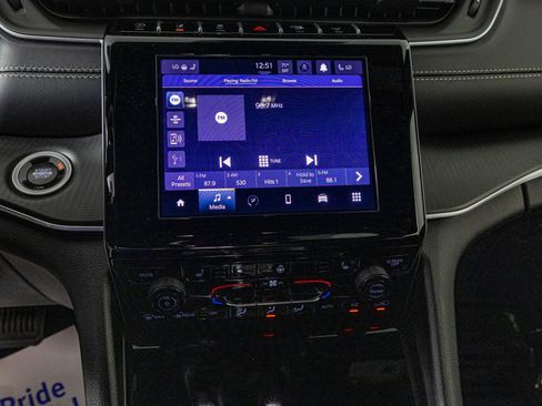 New 2025 Jeep Grand Cherokee L Altitude image 21