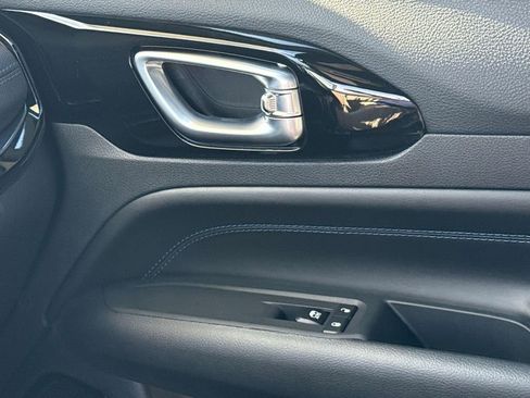 New 2026 Jeep Compass Latitude image 38