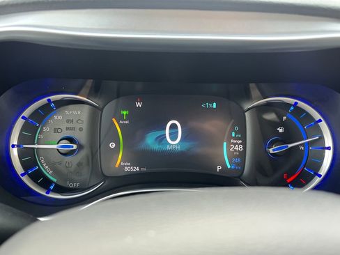 Used 2020 Chrysler Pacifica Limited w/ Advanced Safetytec Group FWD image 30