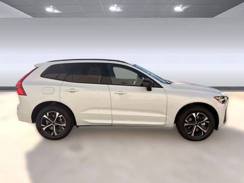 Used 2026 Volvo XC60 B5 Core w/ Climate Package AWD/4WD image 8