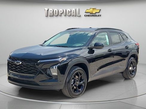 New 2026 Chevrolet Trax LT w/ Midnight Edition FWD image 1