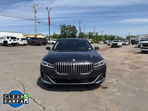 Used 2022 BMW 740i xDrive w/ Premium Package image 2