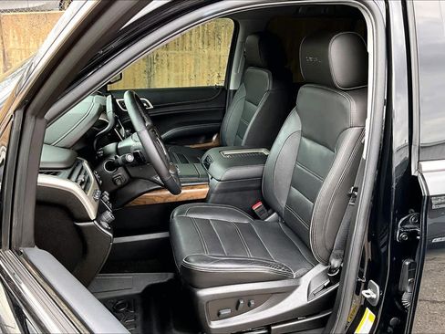 Used 2018 GMC Yukon Denali image 8