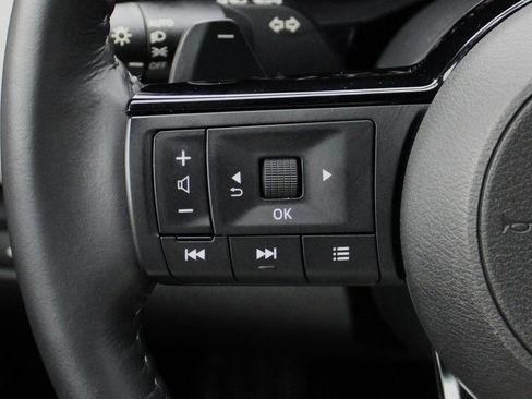 Used 2024 Nissan Pathfinder SL image 34