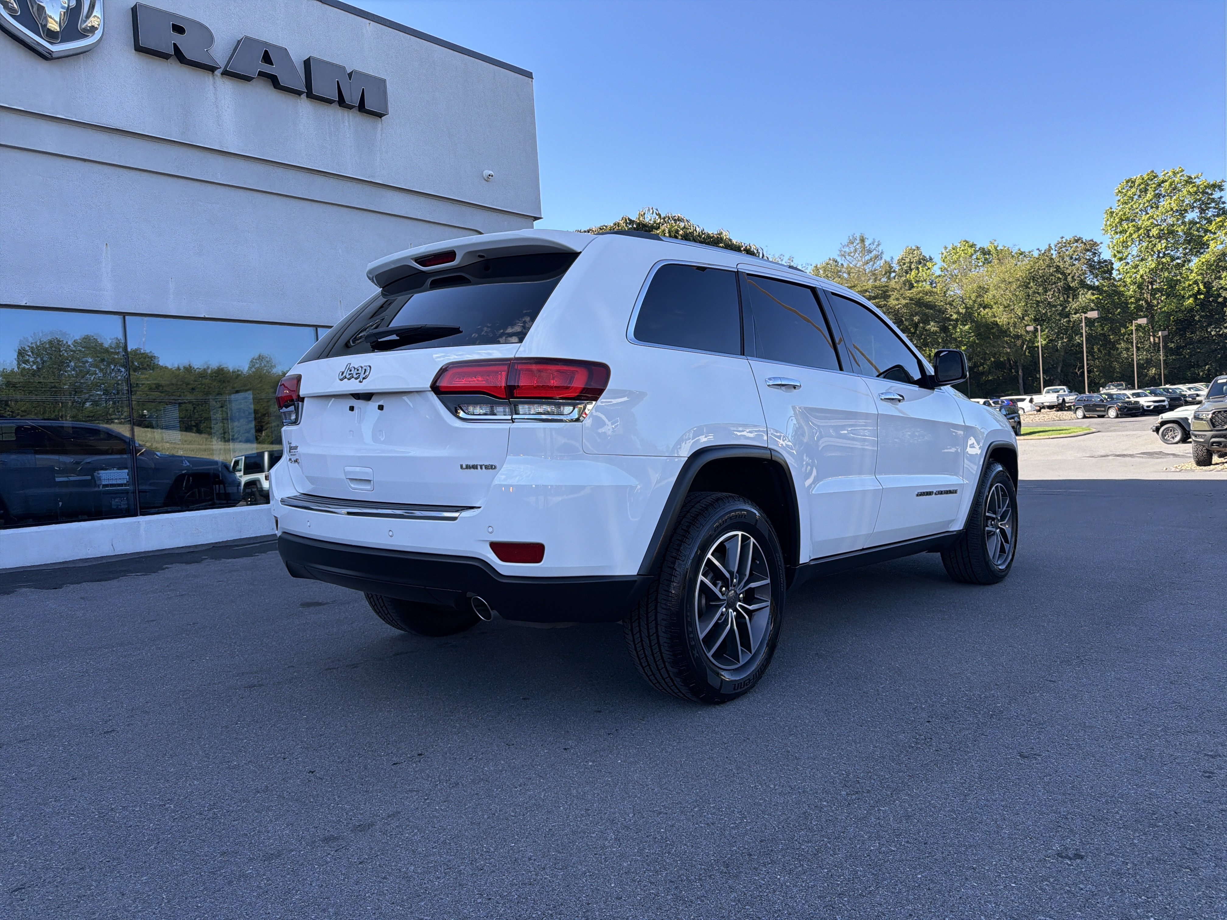 Used 2020 Jeep Grand Cherokee Limited AWD/4WD image 3
