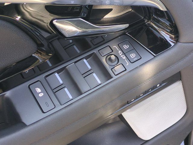 Used 2023 Land Rover Range Rover Evoque SE AWD/4WD image 15