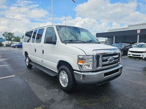 Used 2011 Ford E-350 and Econoline 350 XLT RWD image 2