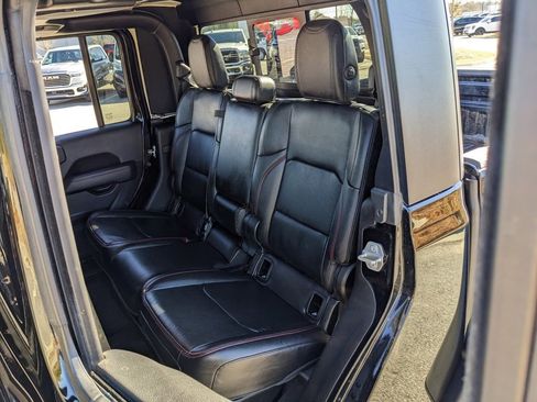 Used 2023 Jeep Gladiator Rubicon w/ Cold Weather Group image 43