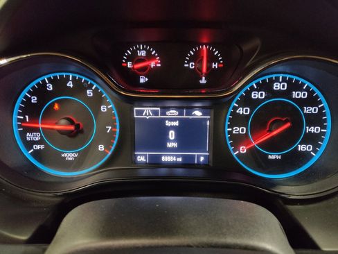 Used 2017 Chevrolet Cruze Premier image 23