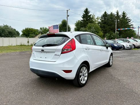 Used 2013 Ford Fiesta SE FWD image 5