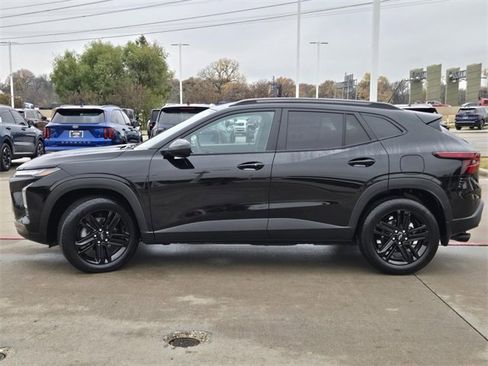 Used 2025 Chevrolet Trax ACTIV w/ Sunroof Package image 3