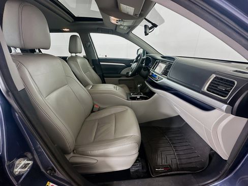 Used 2015 Toyota Highlander XLE image 33