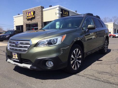Used 2017 Subaru Outback 2.5i Limited image 2