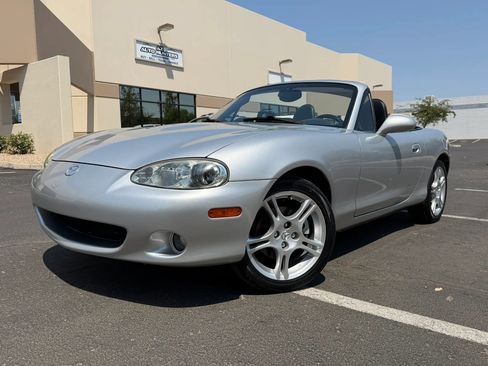 Used 2005 MAZDA MX-5 Miata LS RWD image 1