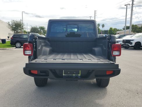 Used 2024 Jeep Gladiator Sport image 29