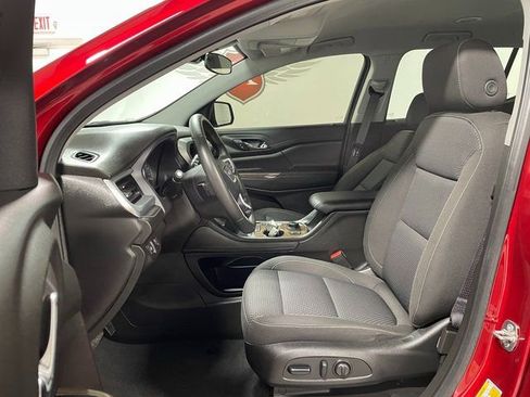 Used 2023 GMC Acadia SLE w/ Driver Convenience Package image 11