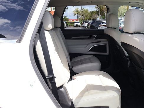 Used 2021 Kia Telluride EX w/ EX Premium Package image 40