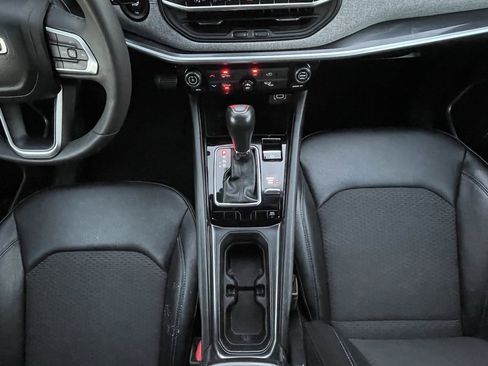 Used 2024 Jeep Compass Latitude image 19