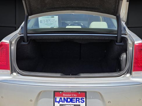 Used 2021 Chrysler 300 Touring L RWD image 7