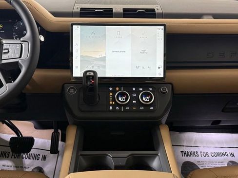 New 2026 Land Rover Defender 130 X-Dynamic SE image 25
