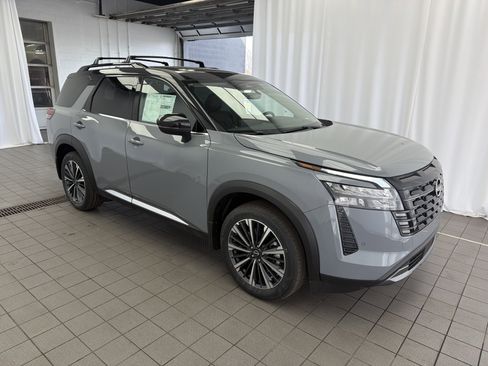 New 2026 Nissan Pathfinder Platinum w/ Cargo Package AWD/4WD image 3