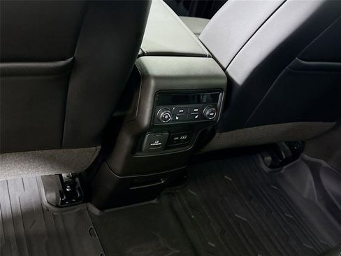 Used 2023 GMC Acadia SLT w/ Technology Package image 19