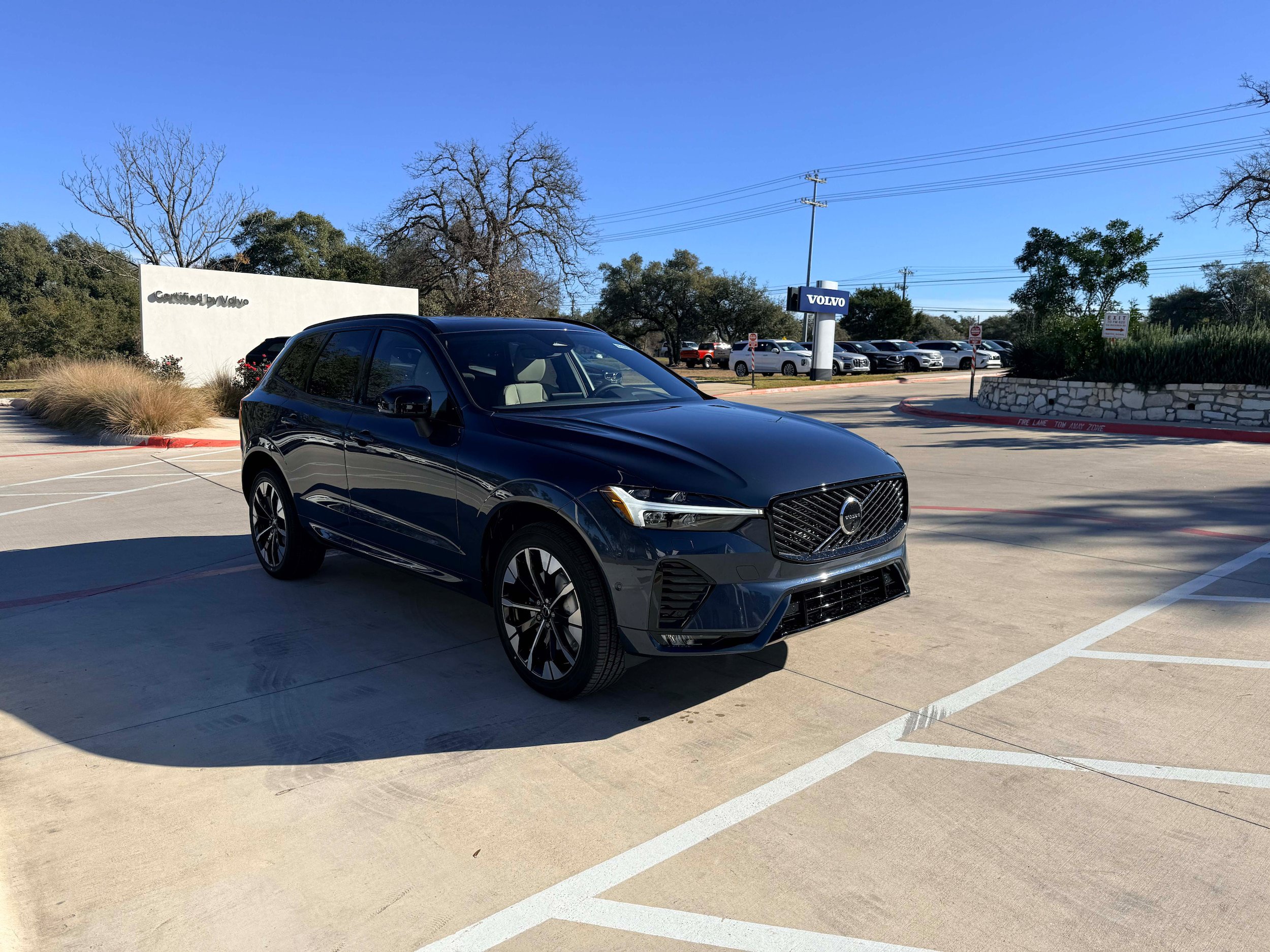 Used 2026 Volvo XC60 B5 Plus w/ Protection Package Premier AWD/4WD image 7