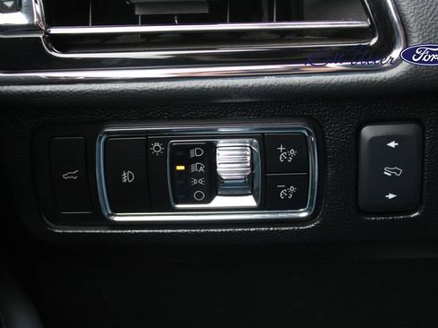 Used 2024 Lincoln Navigator Premiere image 21