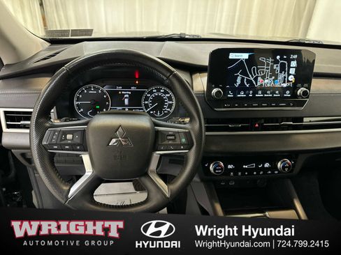 Used 2024 Mitsubishi Outlander SE image 19