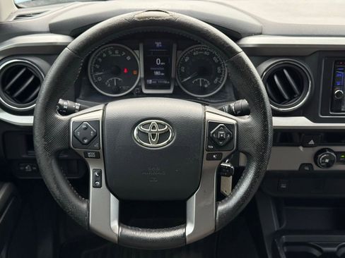 Used 2016 Toyota Tacoma SR5 image 10