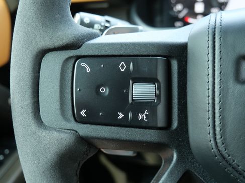 Certified 2023 Land Rover Defender 110 V8 AWD/4WD image 23